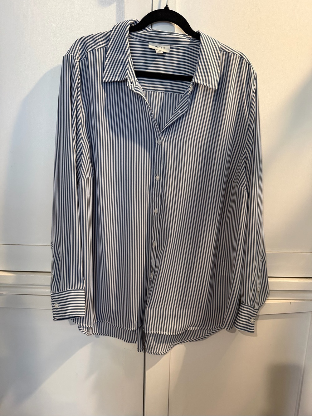 Navy & White Vertical Stripe Button-Down Shirt - Men